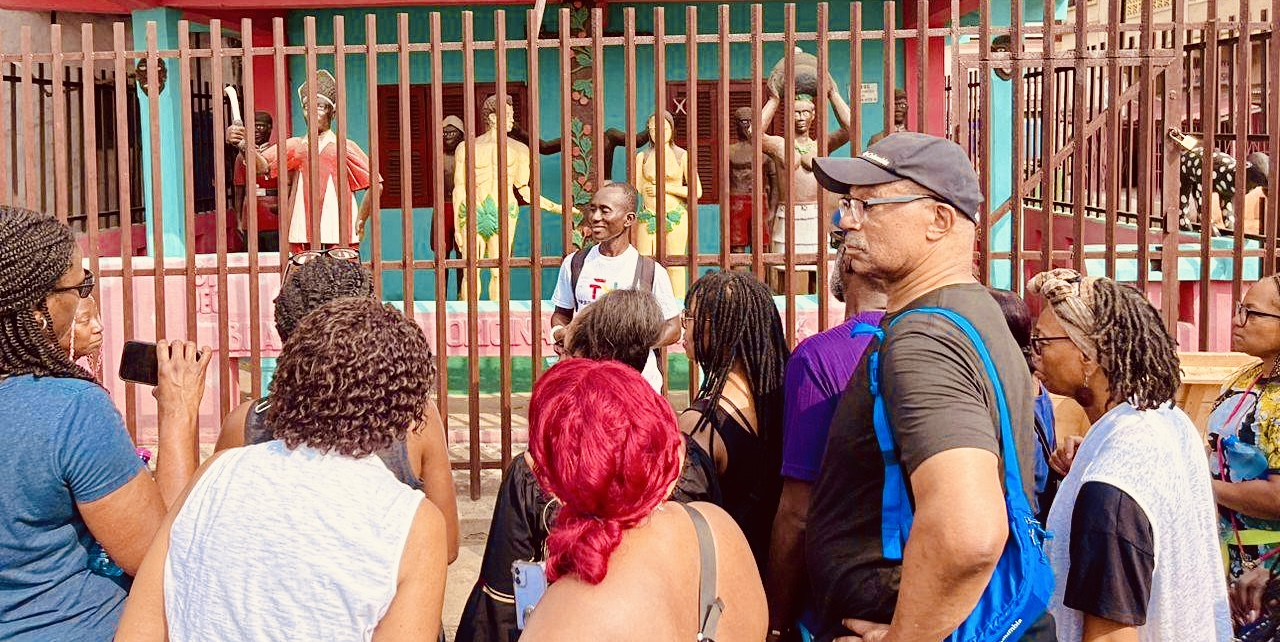 Discover Elmina